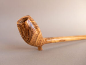 Cutty pipe churchwarden