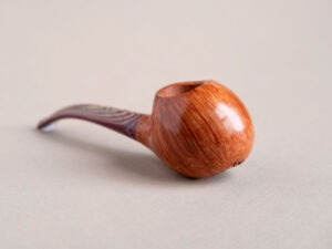 Drop, a quarter-bent-smoking-pipe-made of briar, with limited edition sem ebonite stem, handmade by Arcangelo Ambrosi