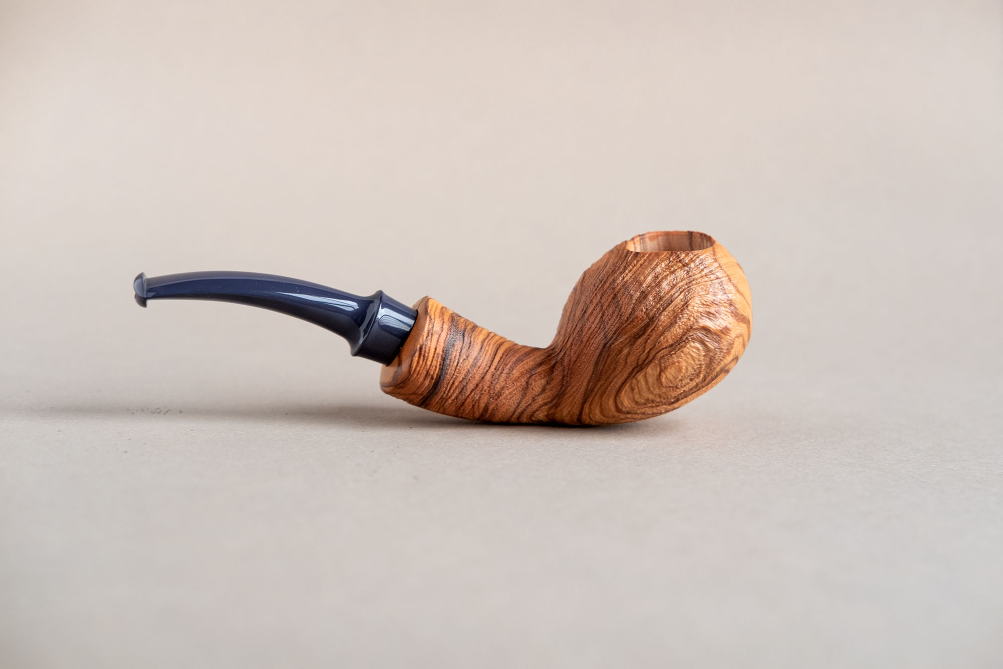 Tomato smoking pipe, free hand olive wood sandblasted pipe. hand crafted by Arcangelo Ambrosi