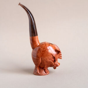 Angry boar pipe, a sculptural tobacco pipe hand crafted in briar by Arcangelo Ambrosi