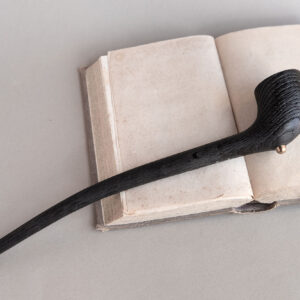 Aragorn fossil editon, a churchwarden pipe made of bog oak