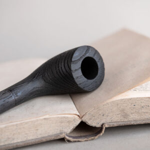 Aragorn fossil editon, a churchwarden pipe made of bog oak