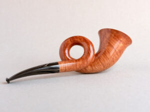 Hunting Horn, tobacco pipe made of briar, hand crafted by Arcangelo Ambrosi