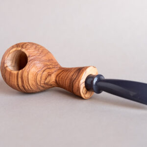 Tomato smoking pipe made of sandblasted olive wood. Handmade by Arcangelo Ambrosi