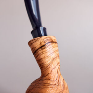 Tomato smoking pipe made of sandblasted olive wood. Handmade by Arcangelo Ambrosi