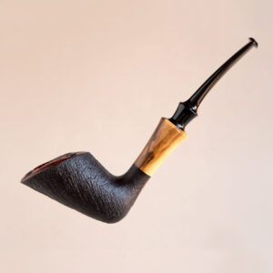 Dublin pipe sandblasted with boxwood shank