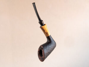 Dublin pipe sandblasted with boxwood shank