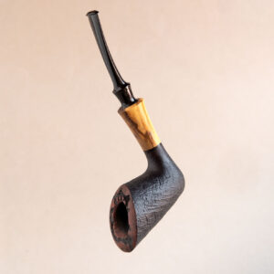 Dublin pipe sandblasted with boxwood shank