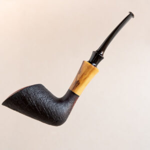 Dublin pipe sandblasted with boxwood shank