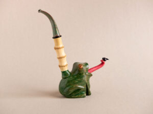 Frog pipe made of briar with bamboo shank and ebonite stem