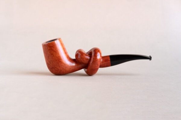 Knotted smoking pipe made of briar, handmade by Arcangelo Ambrosi