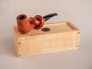 Knotted smoking pipe made of briar, handmade by Arcangelo Ambrosi