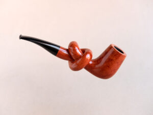 Knotted smoking pipe made of briar, handmade by Arcangelo Ambrosi