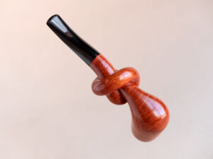 Knotted smoking pipe made of briar, handmade by Arcangelo Ambrosi