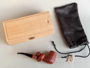 Knotted pipe made of sandblasted briar and ebonite. With box. Handmade by Arcangelo Ambrosi